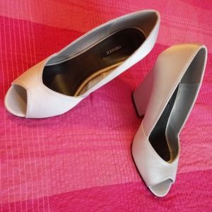Light grey open toes high heels Mules